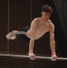 2023-12-09 Training Men 9 December Horizontal bar at CGC Bettembourg 2023 (Martin Rulsch) 060