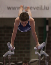 2023-12-10 Warm-up Men Poussines, Benjamines and Minimes Parallel bars at CGC Bettembourg 2023 (Martin Rulsch) 109