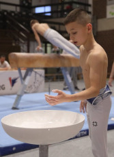 2023-12-10 Warm-up Men Poussines, Benjamines and Minimes at CGC Bettembourg 2023 Rest (Martin Rulsch) 057