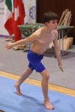 2023-12-09 Training Men 9 December Vault at CGC Bettembourg 2023 (Martin Rulsch) 22