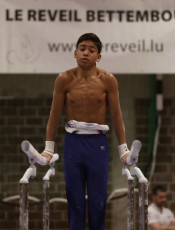 2023-12-10 Warm-up Men Poussines, Benjamines and Minimes Parallel bars at CGC Bettembourg 2023 (Martin Rulsch) 077