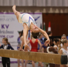 2023-12-09 Warm-up Women Poussines and Open Balance beam at CGC Bettembourg 2023 (Martin Rulsch) 055