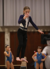 2023-12-09 Warm-up Women Poussines and Open Balance beam at CGC Bettembourg 2023 (Martin Rulsch) 005