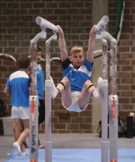 2023-12-10 Warm-up Men Jeunes Espoirs and Open Parallel bars at CGC Bettembourg 2023 (Martin Rulsch) 090