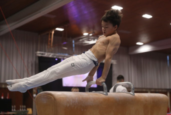 2023-12-10 Warm-up Men Poussines, Benjamines and Minimes Pommel horse at CGC Bettembourg 2023 (Martin Rulsch) 079