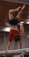 2023-12-10 Warm-up Men Poussines, Benjamines and Minimes Parallel bars at CGC Bettembourg 2023 (Martin Rulsch) 150