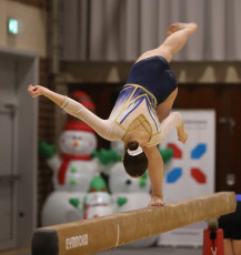 2023-12-09 Warm-up Women Poussines and Open Balance beam at CGC Bettembourg 2023 (Martin Rulsch) 111