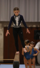 2023-12-09 Warm-up Women Poussines and Open Balance beam at CGC Bettembourg 2023 (Martin Rulsch) 001