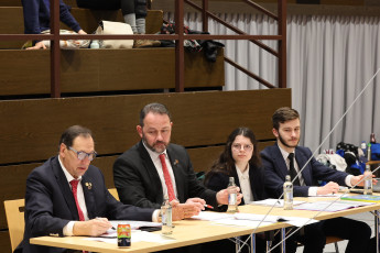 2023-03-19 09.45.59-1