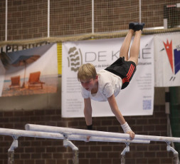 2023-12-09 Training Men 9 December Parallel bars at CGC Bettembourg 2023 (Martin Rulsch) 055