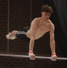 2023-12-09 Training Men 9 December Horizontal bar at CGC Bettembourg 2023 (Martin Rulsch) 060