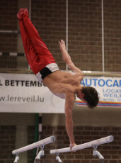 2023-12-10 Warm-up Men Jeunes Espoirs and Open Parallel bars at CGC Bettembourg 2023 (Martin Rulsch) 060