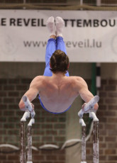 2023-12-10 Warm-up Men Jeunes Espoirs and Open Parallel bars at CGC Bettembourg 2023 (Martin Rulsch) 026
