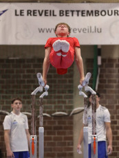 2023-12-10 Warm-up Men Jeunes Espoirs and Open Parallel bars at CGC Bettembourg 2023 (Martin Rulsch) 017