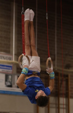 2023-12-10 Warm-up Men Poussines, Benjamines and Minimes Still rings at CGC Bettembourg 2023 (Martin Rulsch) 002