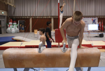 2023-12-10 Warm-up Men Poussines, Benjamines and Minimes Pommel horse at CGC Bettembourg 2023 (Martin Rulsch) 091