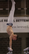 2023-12-10 Warm-up Men Poussines, Benjamines and Minimes Parallel bars at CGC Bettembourg 2023 (Martin Rulsch) 091
