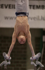 2023-12-10 Warm-up Men Poussines, Benjamines and Minimes Parallel bars at CGC Bettembourg 2023 (Martin Rulsch) 093