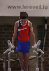 2023-12-10 Warm-up Men Poussines, Benjamines and Minimes Parallel bars at CGC Bettembourg 2023 (Martin Rulsch) 071