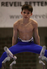 2023-12-10 Warm-up Men Poussines, Benjamines and Minimes Parallel bars at CGC Bettembourg 2023 (Martin Rulsch) 042