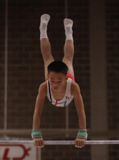 2023-12-10 Warm-up Men Poussines, Benjamines and Minimes Horizontal bar at CGC Bettembourg 2023 (Martin Rulsch) 027