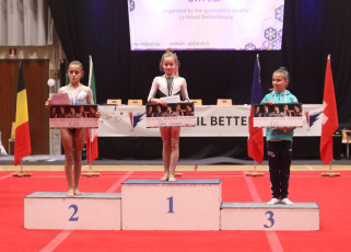 2023-12-09 Victory ceremony Women at CGC Bettembourg 2023 (Martin Rulsch) 07