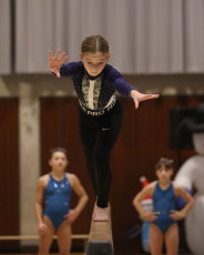 2023-12-09 Warm-up Women Poussines and Open Balance beam at CGC Bettembourg 2023 (Martin Rulsch) 006