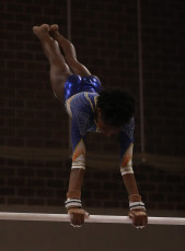 2023-12-09 Warm-up Women Benjamines and Jeunes Espoirs Balance beam Uneven bars at CGC Bettembourg 2023 (Martin Rulsch) 025