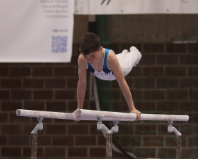2023-12-10 Competition Men Poussines, Benjamines and Minimes Parallel bars at CGC Bettembourg 2023 (Martin Rulsch) 019
