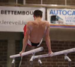 2023-12-10 Warm-up Men Jeunes Espoirs and Open Parallel bars at CGC Bettembourg 2023 (Martin Rulsch) 058