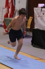 2023-12-10 Warm-up Men Poussines, Benjamines and Minimes Vault at CGC Bettembourg 2023 (Martin Rulsch) 02