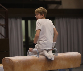 2023-12-10 Warm-up Men Poussines, Benjamines and Minimes Pommel horse at CGC Bettembourg 2023 (Martin Rulsch) 097