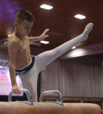 2023-12-10 Warm-up Men Poussines, Benjamines and Minimes Pommel horse at CGC Bettembourg 2023 (Martin Rulsch) 066