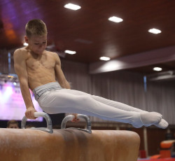 2023-12-10 Warm-up Men Poussines, Benjamines and Minimes Pommel horse at CGC Bettembourg 2023 (Martin Rulsch) 061