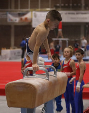 2023-12-10 Warm-up Men Poussines, Benjamines and Minimes Pommel horse at CGC Bettembourg 2023 (Martin Rulsch) 036