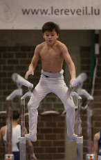 2023-12-10 Warm-up Men Poussines, Benjamines and Minimes Parallel bars at CGC Bettembourg 2023 (Martin Rulsch) 096