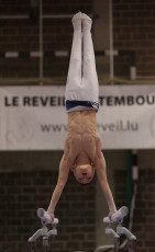 2023-12-10 Warm-up Men Poussines, Benjamines and Minimes Parallel bars at CGC Bettembourg 2023 (Martin Rulsch) 084