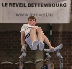 2023-12-10 Warm-up Men Poussines, Benjamines and Minimes Parallel bars at CGC Bettembourg 2023 (Martin Rulsch) 020
