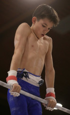 2023-12-10 Warm-up Men Poussines, Benjamines and Minimes Horizontal bar at CGC Bettembourg 2023 (Martin Rulsch) 080