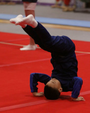 2023-12-10 Warm-up Men Poussines, Benjamines and Minimes Floor exercise at CGC Bettembourg 2023 (Martin Rulsch) 002