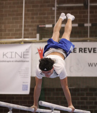 2023-12-10 Warm-up Men Jeunes Espoirs and Open Parallel bars at CGC Bettembourg 2023 (Martin Rulsch) 021