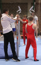 2023-12-10 Warm-up Men Jeunes Espoirs and Open Parallel bars at CGC Bettembourg 2023 (Martin Rulsch) 013