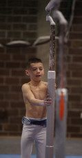 2023-12-10 Warm-up Men Poussines, Benjamines and Minimes Parallel bars at CGC Bettembourg 2023 (Martin Rulsch) 081