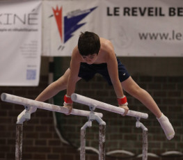 2023-12-10 Warm-up Men Poussines, Benjamines and Minimes Parallel bars at CGC Bettembourg 2023 (Martin Rulsch) 050