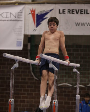 2023-12-10 Warm-up Men Poussines, Benjamines and Minimes Parallel bars at CGC Bettembourg 2023 (Martin Rulsch) 051