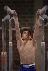 2023-12-10 Warm-up Men Poussines, Benjamines and Minimes Parallel bars at CGC Bettembourg 2023 (Martin Rulsch) 032