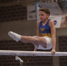 2023-12-10 Warm-up Men Poussines, Benjamines and Minimes Parallel bars at CGC Bettembourg 2023 (Martin Rulsch) 011