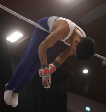 2023-12-10 Warm-up Men Poussines, Benjamines and Minimes Horizontal bar at CGC Bettembourg 2023 (Martin Rulsch) 180