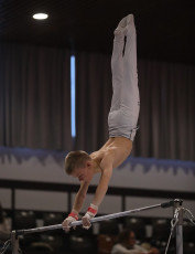 2023-12-10 Warm-up Men Poussines, Benjamines and Minimes Horizontal bar at CGC Bettembourg 2023 (Martin Rulsch) 091