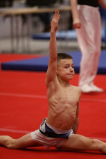2023-12-10 Warm-up Men Poussines, Benjamines and Minimes Floor exercise at CGC Bettembourg 2023 (Martin Rulsch) 040